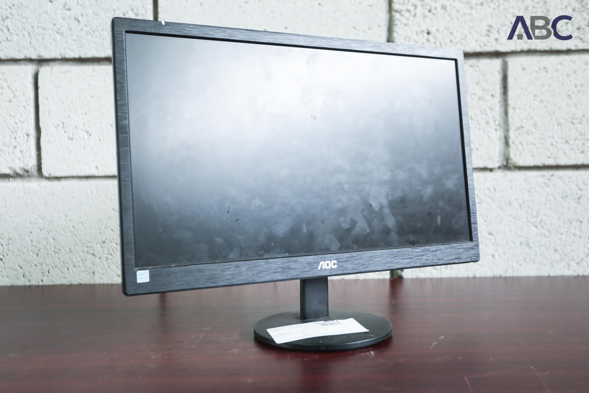 AOC E970SW Computer Monitor (18") (1)